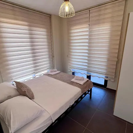 Úszó hotel Albaker